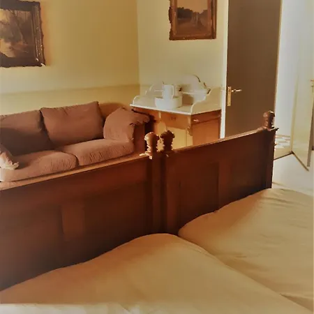 Cafe Zaal Heezen Hotel 2*