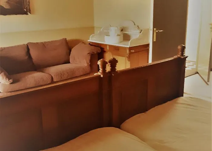 Cafe Zaal Heezen Hotel 2*