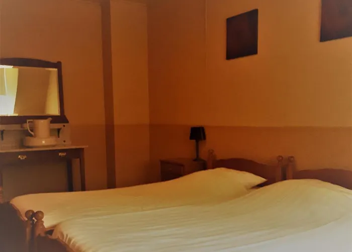 Cafe Zaal Heezen Hotel 2*