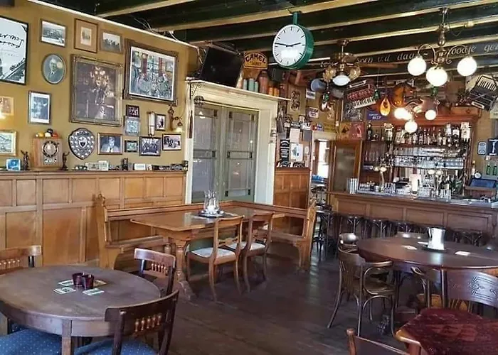 Cafe Zaal Heezen Hotel 2*